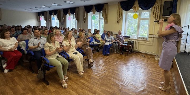 Торжественное мероприятие ко Дню социального работника прошло в Лениногорском районе