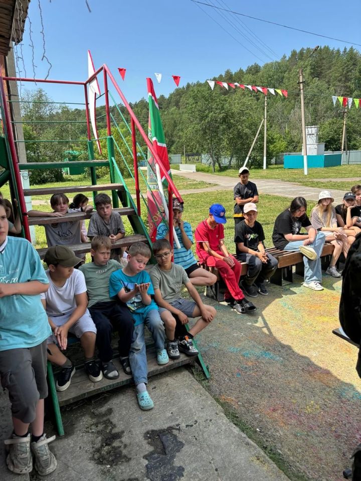 В лагере «Дружба» Лениногорска пограничники провели с детьми мастер-классы