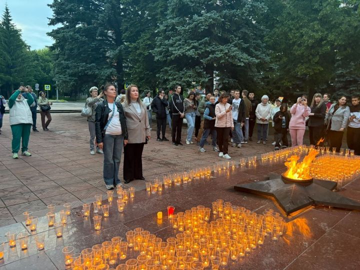 В Лениногорске участники акции памяти зажгли более 300 свечей
