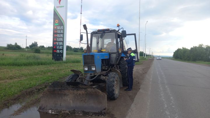 В Лениногорске прошли профилактические мероприятия по эксплуатации самоходных машин и прицепов