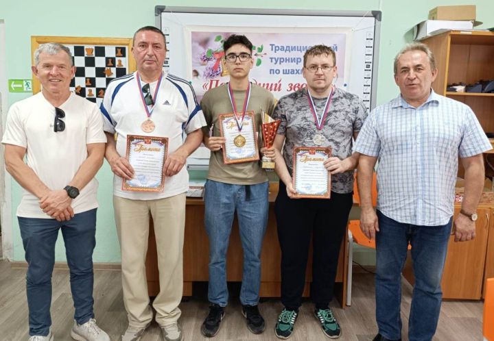 В Лениногорске состоялся престижный шахматный турнир «Последний звонок»