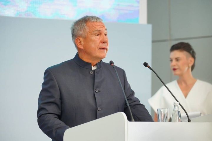 Рустам Минниханов открыл Татарстанский нефтегазохимический форум – 2025