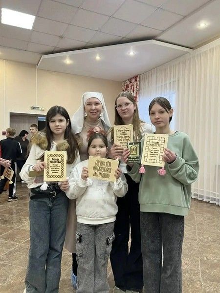 Сестры Милосердия посетили Лениногорский детский дом