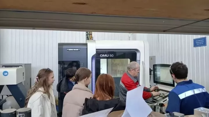 Лениногорский политехнический колледж посетили школьники города
