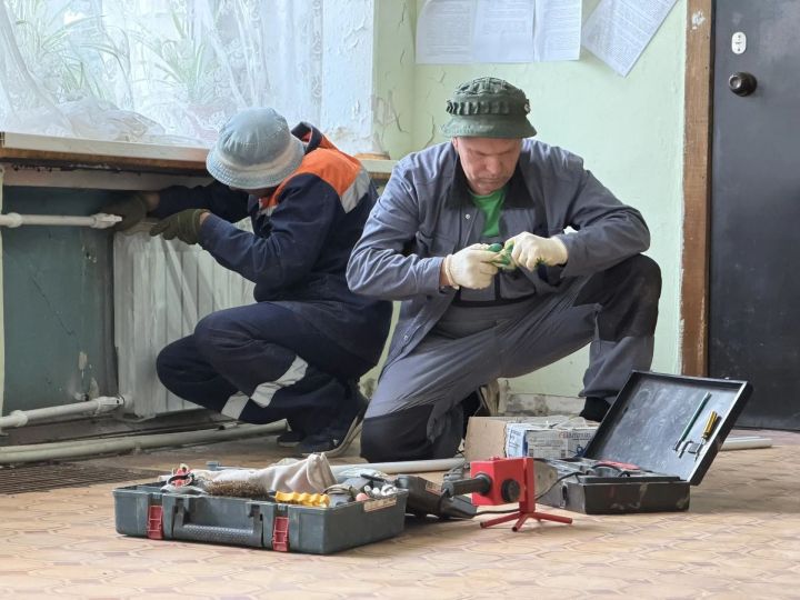 Специалисты Татарстана продолжают подготовку объектов в подшефном городе — Лисичанске (ЛНР) к отопительному сезону