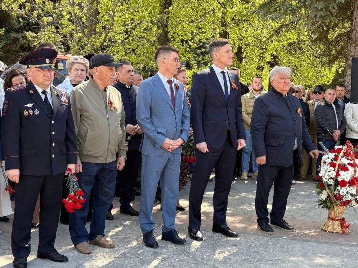 Глава Лениногорского района поздравил Исхака Аюповича Садриева с юбилеем