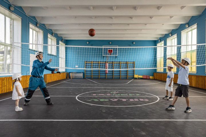«Татнефть» знакомит многодетные семьи с производством