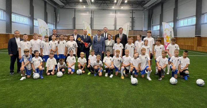 В Лениногорске официально открыли новый футбольный манеж