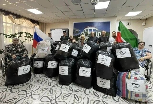Пенсионеры Лениногорска изготовили для бойцов СВО 246 подушек